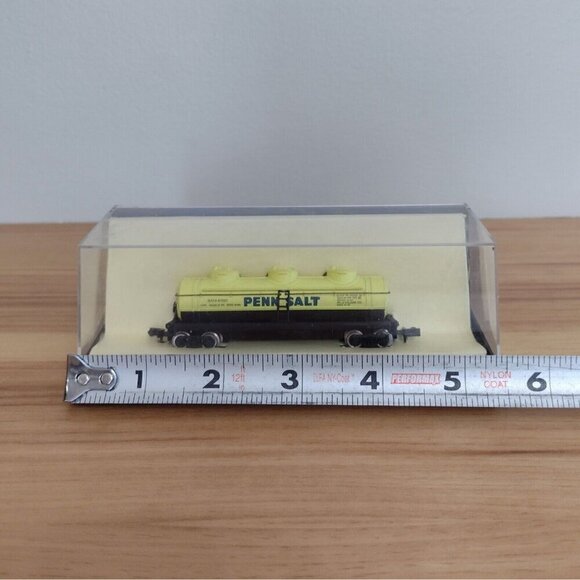 Vtg Bronco Authentic N Scale 42' Three Dome Tank Car Penn Salt - Picture 6 of 6